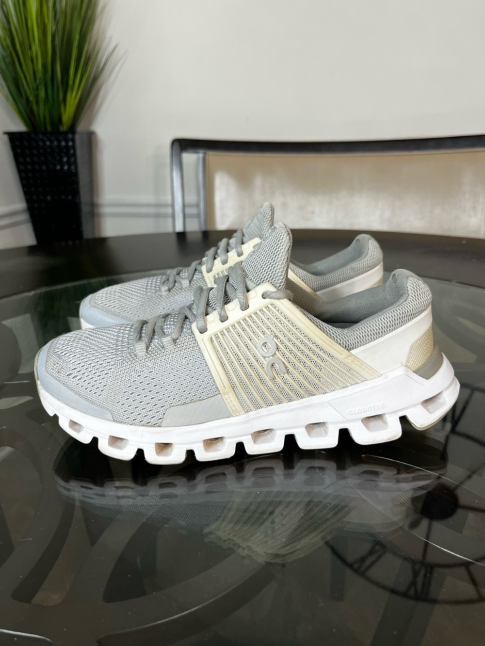 ON CloudSwift Glacier Grey Womens Running Shoes Size 9